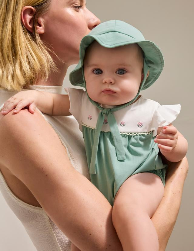 Pagliaccetto fiorellini con cappello neonata 