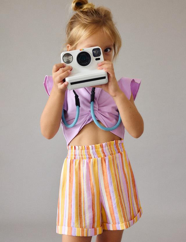 Completo shorts a righe e maglietta bambina 