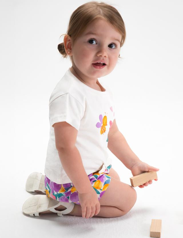 Completo 3 pezzi con pantaloncino neonata 